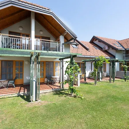 Hotelsko Naselje Zeleni Gaj*** 3* Banovci